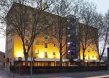 מלון Fiera Wellness & 3*